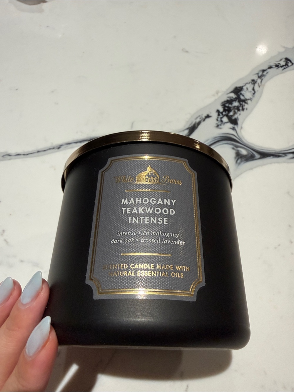 White Barn Mahogany Teakwood Intense Candle - Black & Gold